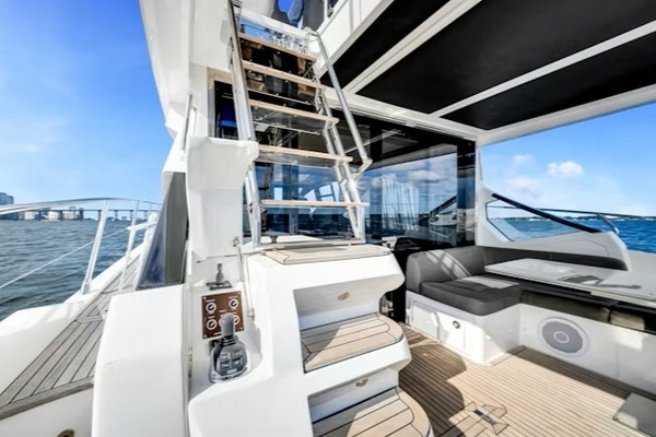 2021 Azimut 59