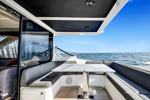 2021 Azimut 59