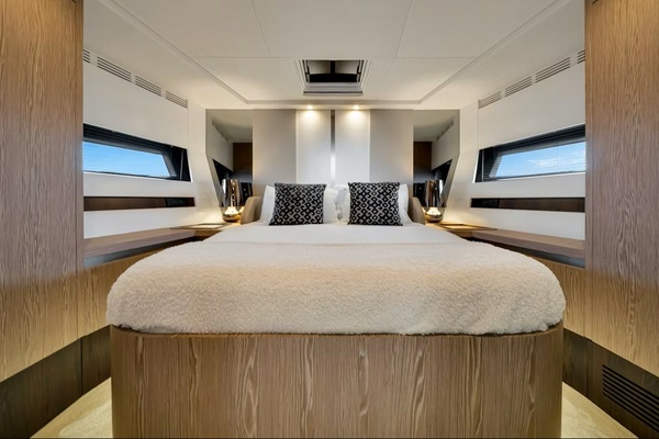 2021 Azimut 59