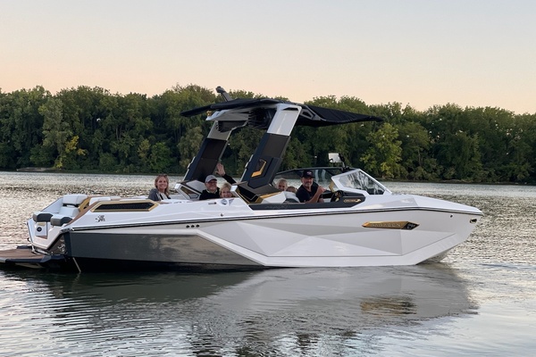 23ft Nautique Yacht For Sale