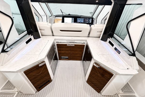 2023 Tiara Yachts 48