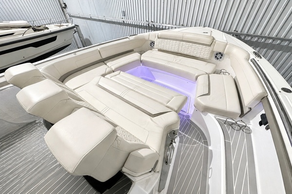 2023 Tiara Yachts 48