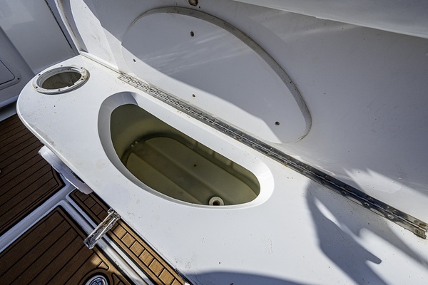 2009 Fountain 38