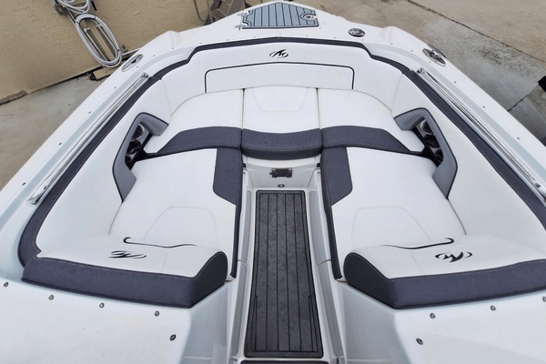 24ft Monterey Yacht For Sale