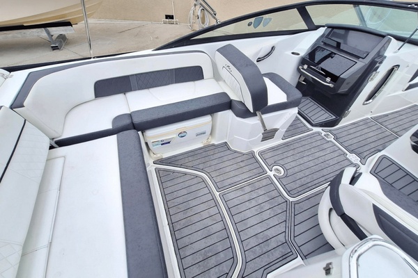 24ft Monterey Yacht For Sale