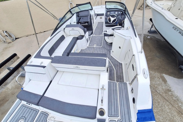 24ft Monterey Yacht For Sale