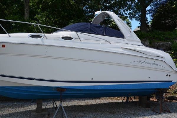28ft Monterey Yacht For Sale