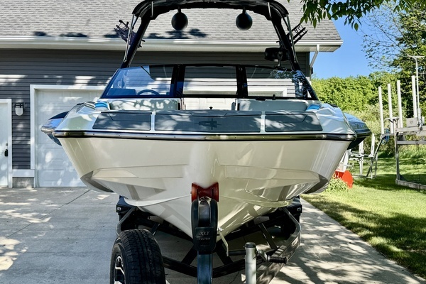 2022 Axis 24