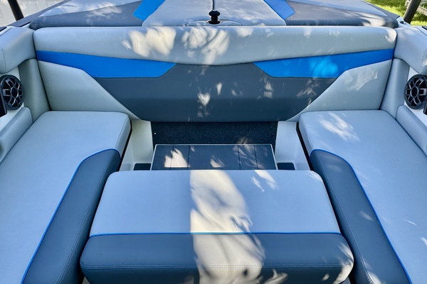 24ft Axis Yacht For Sale