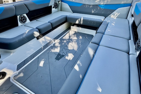 24ft Axis Yacht For Sale
