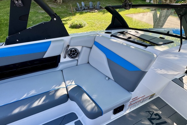 24ft Axis Yacht For Sale