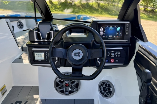 2022 Axis 24