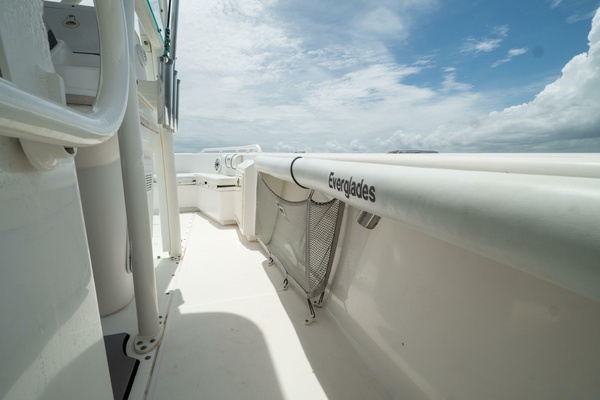 24ft Everglades Yacht For Sale