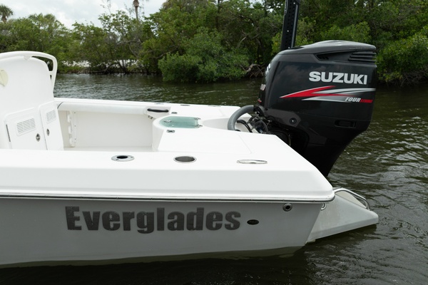 24ft Everglades Yacht For Sale