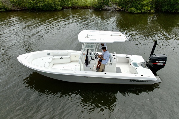 24ft Everglades Yacht For Sale