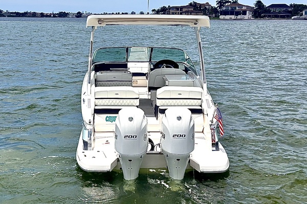 Crystal Clear 29ft Regal Yacht For Sale