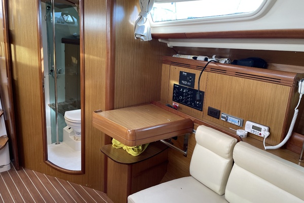 MOONSHINE 39ft Jeanneau Yacht For Sale