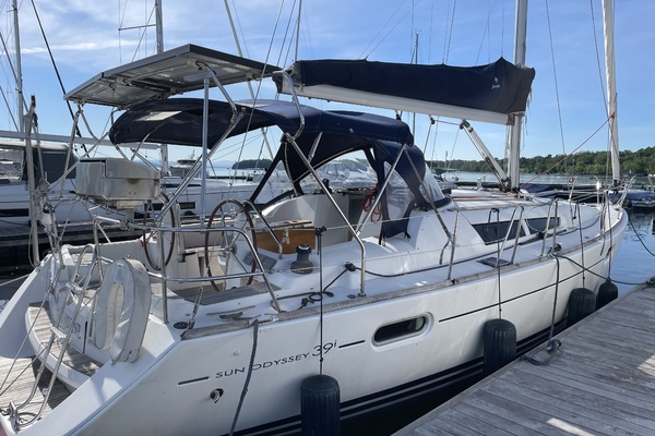 MOONSHINE 39ft Jeanneau Yacht For Sale
