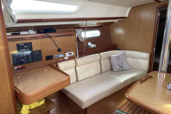 MOONSHINE 39ft Jeanneau Yacht For Sale