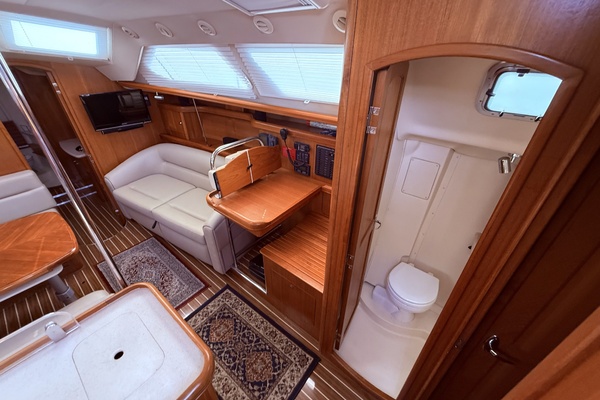 Morpheus II 41ft Hunter Yacht For Sale