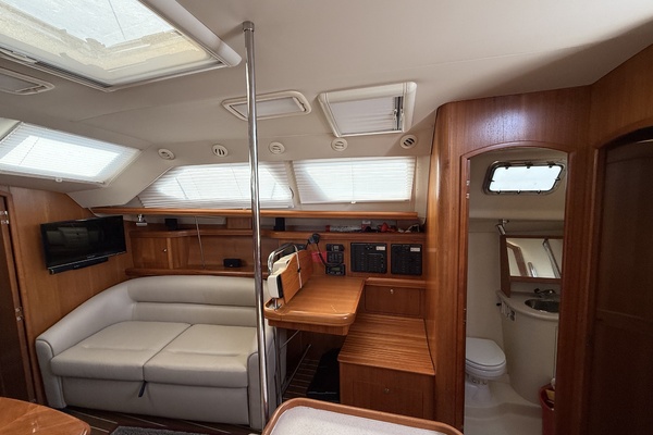 Morpheus II 41ft Hunter Yacht For Sale
