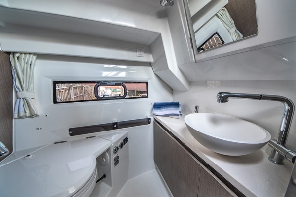 30ft Jeanneau Yacht For Sale