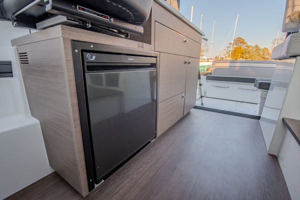 30ft Jeanneau Yacht For Sale