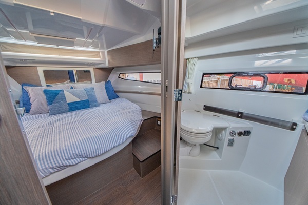 30ft Jeanneau Yacht For Sale