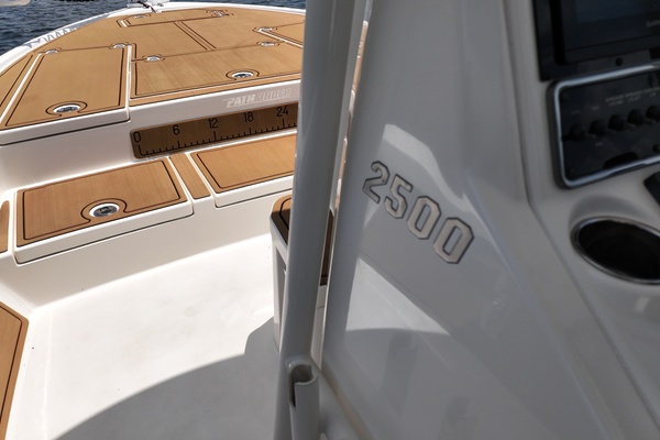 25ft Pathfinder Yacht For Sale