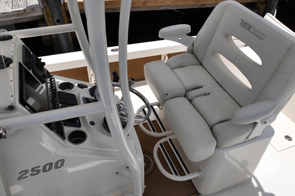 25ft Pathfinder Yacht For Sale