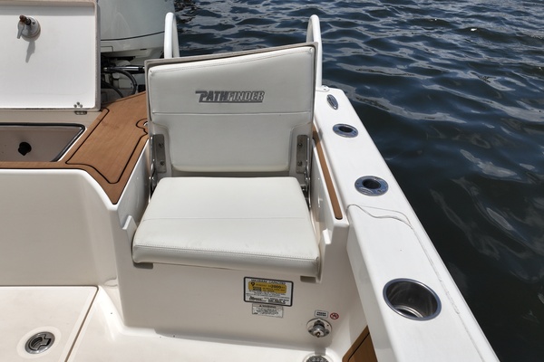 25ft Pathfinder Yacht For Sale