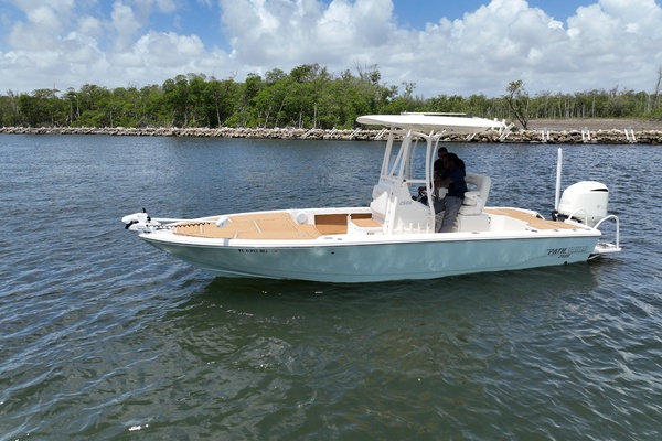 2017 Pathfinder 25