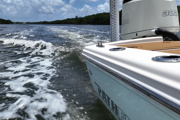 25ft Pathfinder Yacht For Sale