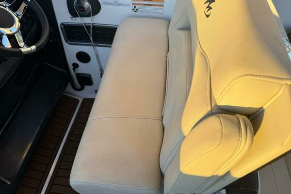 29ft Monterey Yacht For Sale