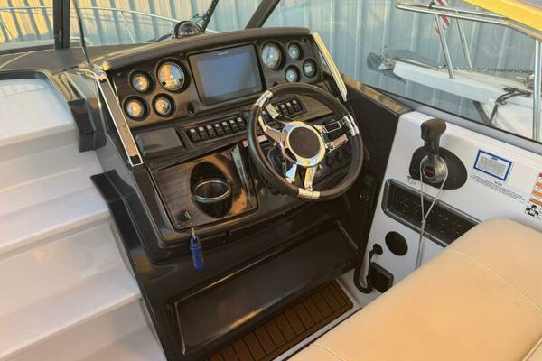 29ft Monterey Yacht For Sale