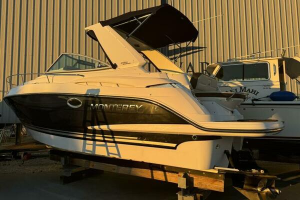 29ft Monterey Yacht For Sale