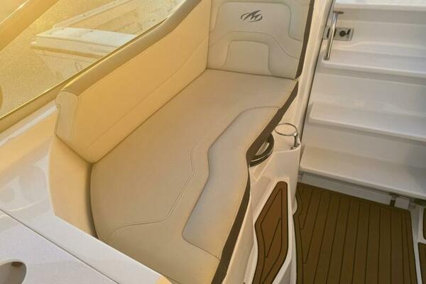 29ft Monterey Yacht For Sale