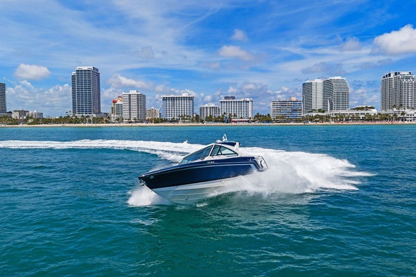 LADY CHAMPAGNE II 43ft Formula Yacht For Sale