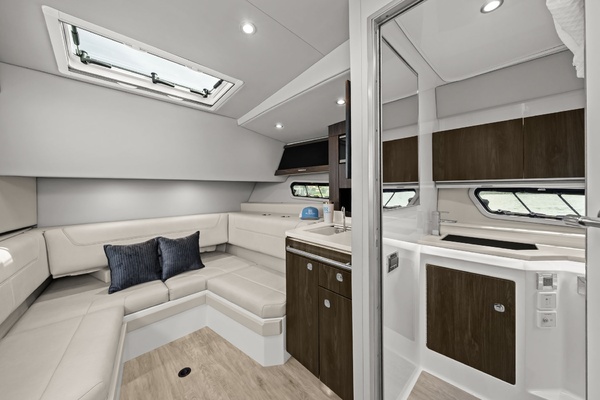 LADY CHAMPAGNE II 43ft Formula Yacht For Sale
