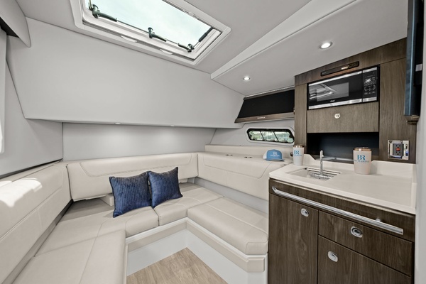 LADY CHAMPAGNE II 43ft Formula Yacht For Sale