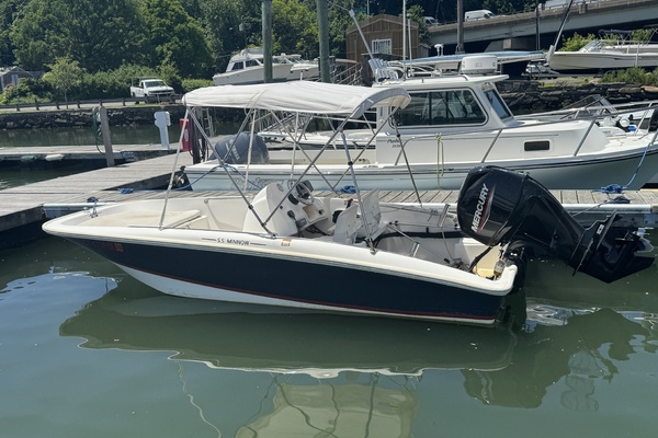 15ft Boston Whaler Yacht For Sale