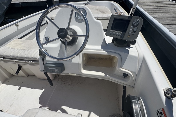15ft Boston Whaler Yacht For Sale