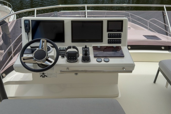 Prestige M48 Yacht For Sale
