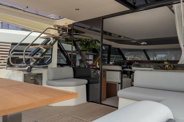 Prestige M48 Yacht For Sale