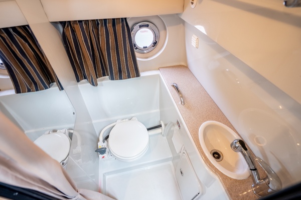 Bella Regazza 29ft Crownline Yacht For Sale