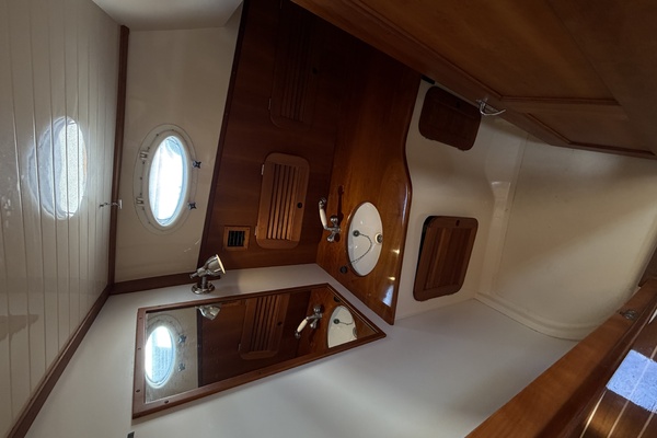 37ft Hinckley Yacht For Sale