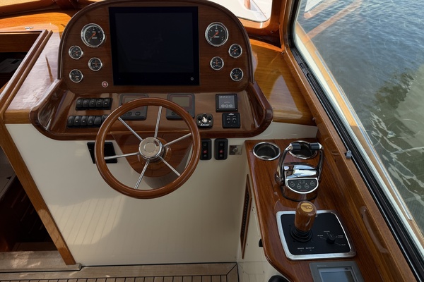 37ft Hinckley Yacht For Sale