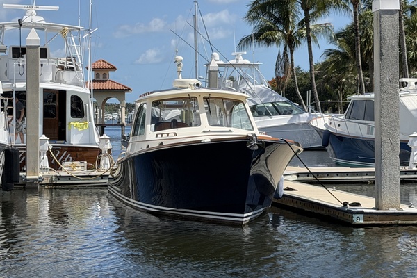 37ft Hinckley Yacht For Sale