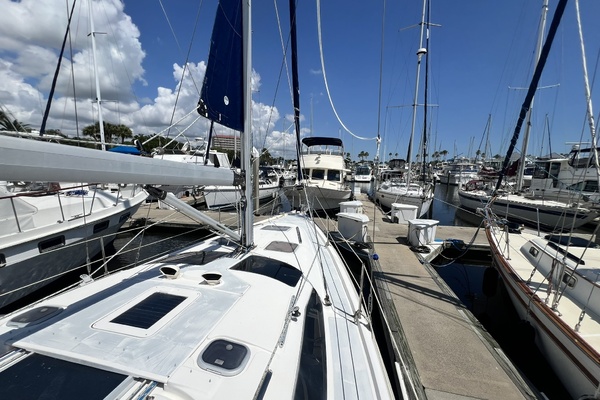 Perseverance 38ft Hunter Yacht For Sale