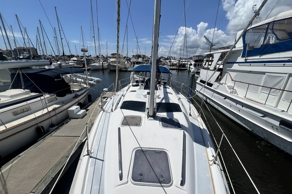 Perseverance 38ft Hunter Yacht For Sale
